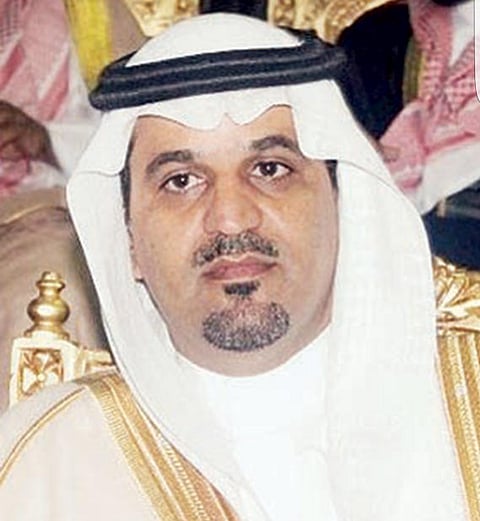 محافظ العقيق يتوعد من طمس لوحة تحمل اسم "شهيد" بالحد الجنوبي