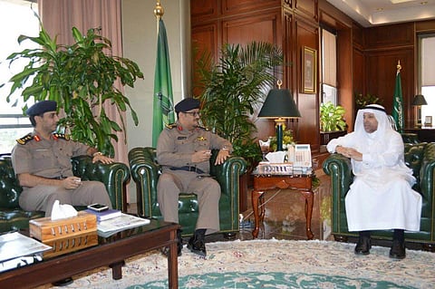 مدير جامعة المؤسس يبحث مع الدفاع المدني التعاون والشراكة المجتمعية