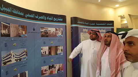 نقص المياه المحلاة والصرف الصحي بالجبيل على طاولة المحافظ