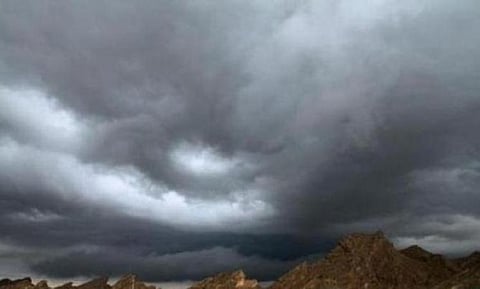 الإنذار المبكر يبدأ ساعات الصباح الأولى بتنبيهات عدة تشمل 4 مناطق