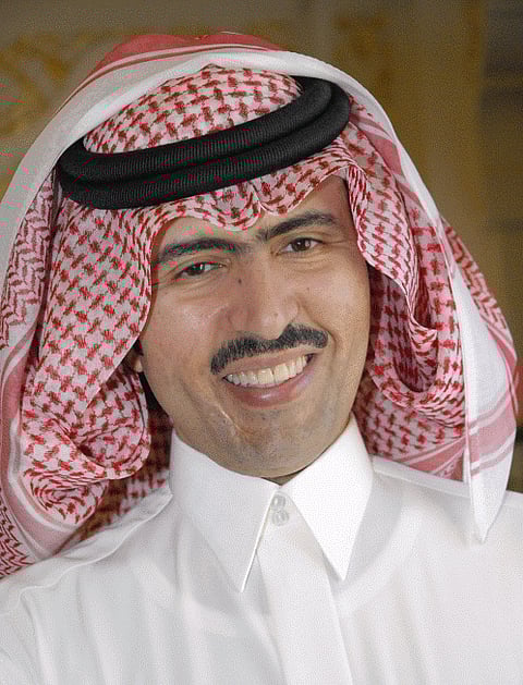 "السامر" مُجارياً الشاعرة "غياهيب": "فيك ما توفي بعد كلمة عظيم"