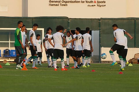 الأخضر الشاب: الشهري يناقش اللاعبين في الأمور الفنية .. والدبيش يعود