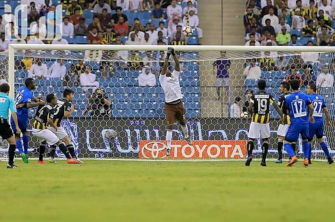 الصحف التشيلية تشيد بمدرب الاتحاد واللاعبين بعد عبور "الهلال"