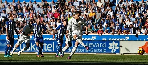 ريال مدريد ينفرد بصدارة الدوري الإسباني بفضل ثلاثية رونالدو