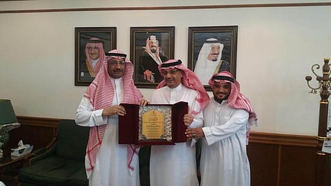 "المالكي" يُكَرّم مدير مطار جدة لدوره في خدمة الحجيج