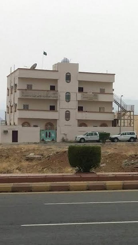 أولياء أمور بحجرة الباحة يحملون "التعليم" عجز المعلمات في المدارس