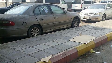 مطالبات بسحب المركبات المتعطلة بمواقف قسم الطالبات بجامعة أم القرى