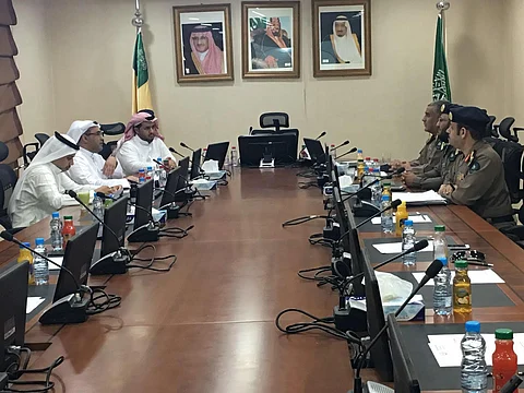 توصيات أخذت حيز التنفيذ.. "المدني" يناقش سلامة المرافق الصحية بالمدينة
