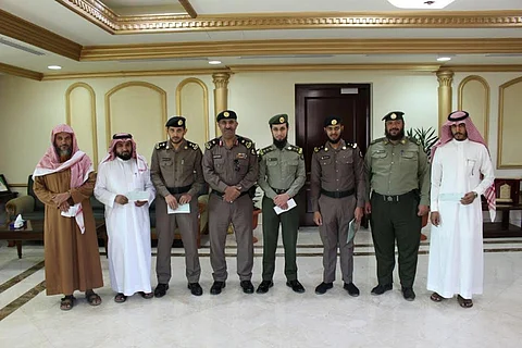 "القرزعي" يكرم رجال أمن عسير المشاركين في مسابقة حفظ القرآن