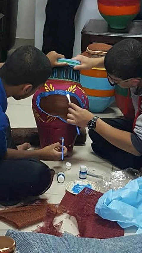 دورية "التلوين على الفخار" لنزلاء الدار الاجتماعية بالطائف