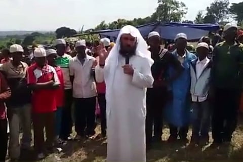 شاهد.. مناظرة "السحيم" تسهم في إسلام قرية في بوروندي