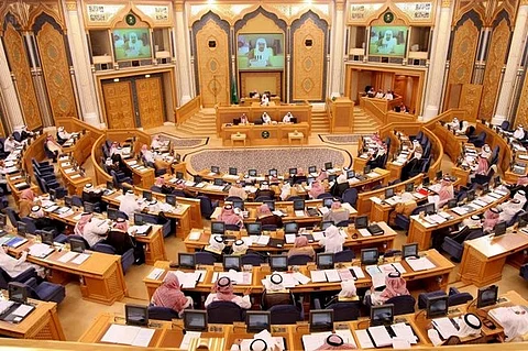أعضاء بمجلس الشورى: المهن الحرجة حق للسعوديين
