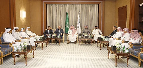 عبدالله بن مساعد يلتقي برئيس محكمة CAS ونائب المدير العام للجنة الأولمبية الدولية