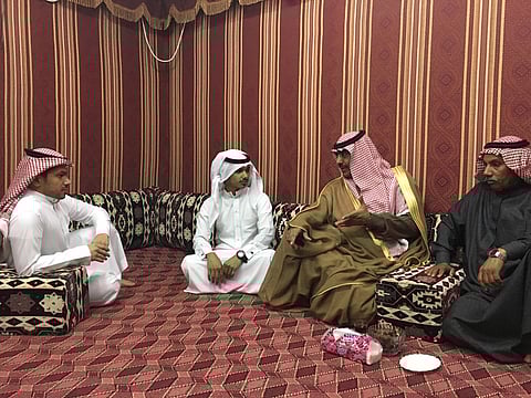 "العنزي" يروي لحظات الرعب في حريق مستشفى الخرج وقصة الطبيبة النائمة