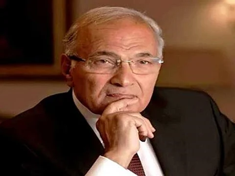 مصر.. رفع اسم أحمد شفيق من قوائم ترقب الوصول