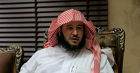 الرياض.. 5 وقفات لخطيب جامع الراجحي تمقت تغريدة "آل الشيخ" العنصرية