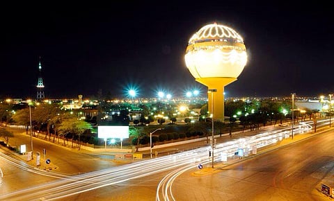 القصيم.. قصيدة تتسبب في سجن شاعر شعبي وتوقيف آخر شهّر به وثالث ردّ عليها