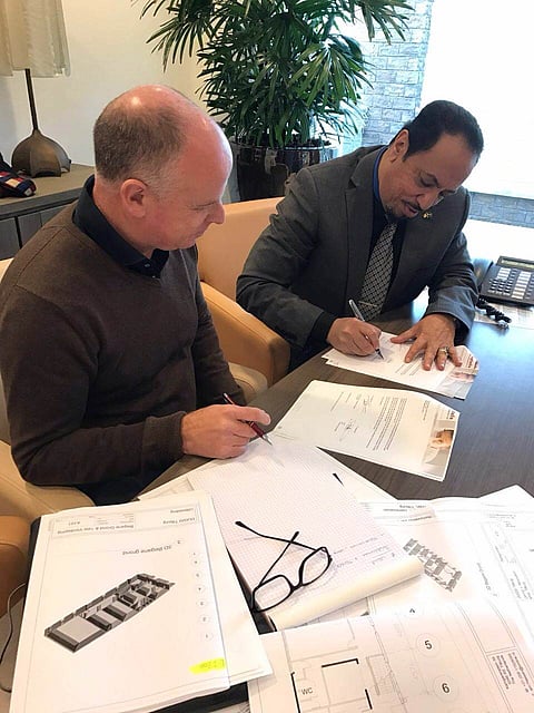 رابطة العالم الإسلامي توقّع عقداً لإعادة بناء وتأهيل أعرق مراكزها بهولندا