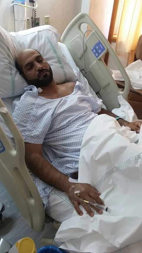 قصة مواطن ذهب ليتبرّع لطفلة بجزء من كبده فوجدها تُوفّيَت فتبرّع لأخرى