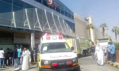 "مدني جدة" ينفذ فرضية إطفاء حريق بأحد المجمعات التجارية