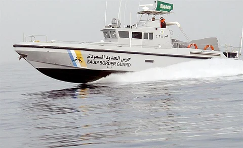 حرس حدود تبوك يستوقف قارب صيد دخل مياه المملكة