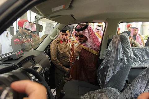 شاهد.. أمير حائل يدشن دوريات المرور السرية الجديدة