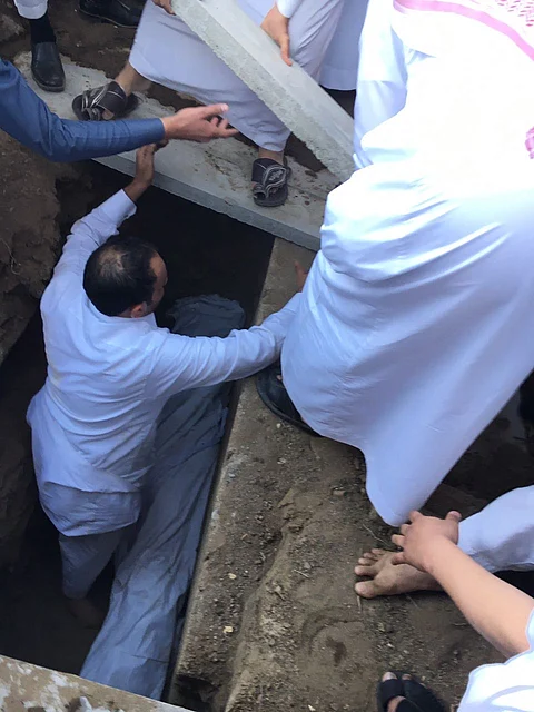 شاهد.. بني مالك تُشيع جثمان ضحية نفق الشعيراء الشيخ "ابن زاحم"