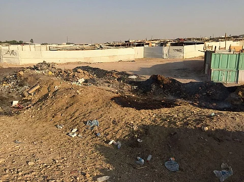 شاهد.. أحياء جنوب الرياض محاصرة بسبب "الروائح الكريهة"