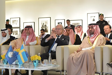 شاهد.. ملك السويد يزور مؤسسة الملك عبدالله الإنسانية