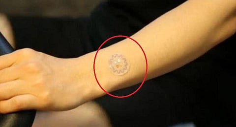 "قراءة العرق".. جهاز لاصق على الجلد يُجري تحاليل "فورية" للجسم