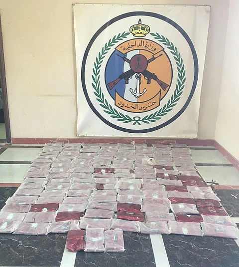 توقيف ٣ يمنيين حاولوا تهريب ٣٠٠ كجم حشيش بنجران