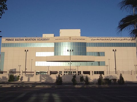 أكاديمية سلطان لعلوم الطيران بجدة تحقق 36 ألف ساعة تدريبية