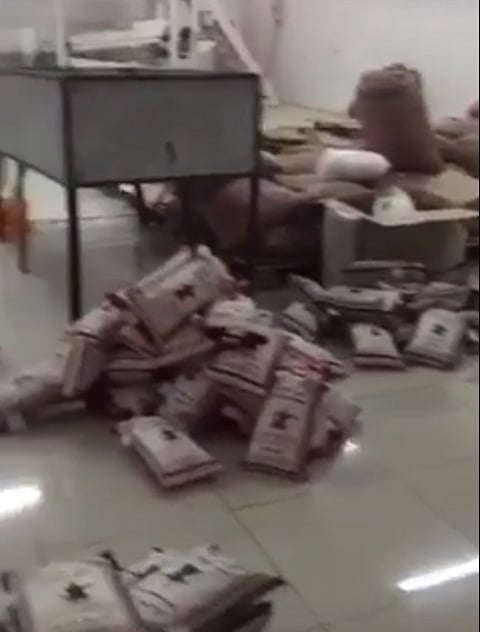 بالفيديو.. "التجارة" تضبط معملاً يغش الهيل والقهوة والزعفران في حائل