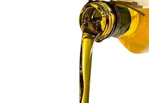 مع دخول "الشتاء".. "استشاري" يحذر من الزيوت المهدرجة: إنها الغذاء القاتل