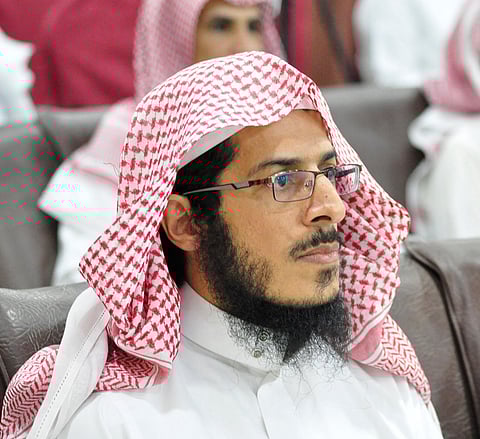 "لجنة القويز" تنظم برنامج خفايا وأسرار مواقع التواصل بوادي الدواسر