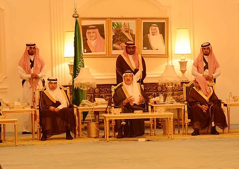 أمير جازان يلتقي المحافظين والمشايخ تحت عنوان "التلاحم الوطني"