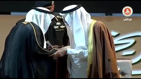 "السالم" يكشف لـ"سبق" تفاصيل لقائه بالملك سلمان وقصيدة التأسيس