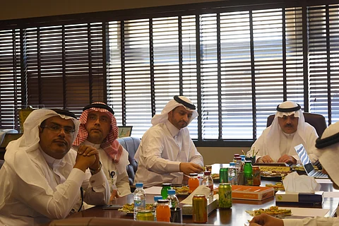 طب أسنان جامعة "المؤسس" تستقبل وفد الجمعية السعودية