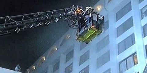 باكستان.. حريق كبير بفندق في كراتشي يخلّف 86 قتيلاً وجريحاً