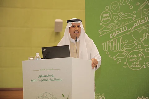 الرياض.. وزير العمل يطلق فعاليات برنامج الأعمال التطوعية
