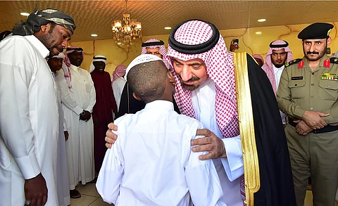 أمير نجران ينقل تعازي القيادة لأسرة الشهيد "اليامي"