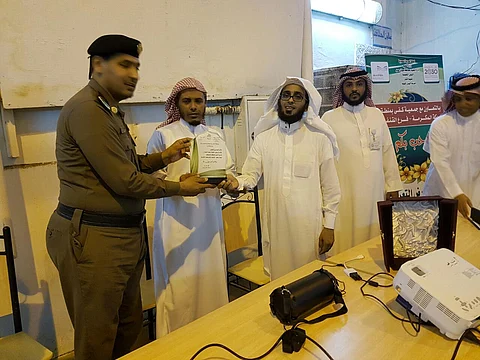 عشرات من نزلاء سجن محايل عسير يقلعون عن التدخين