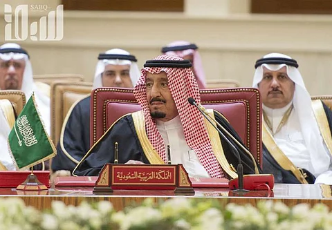 خادم الحرمين: الواقع المؤلم الذي تعيشه بعض بلداننا العربية نتيجة حتمية للتحالف بين الإرهاب والطائفية والتدخلات السافرة