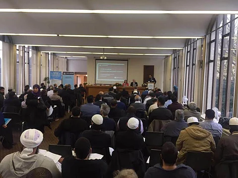 المركز الثقافي الإسلامي وهيئة الجمعيات الخيرية ينظمان لقاءً حواريًا في لندن