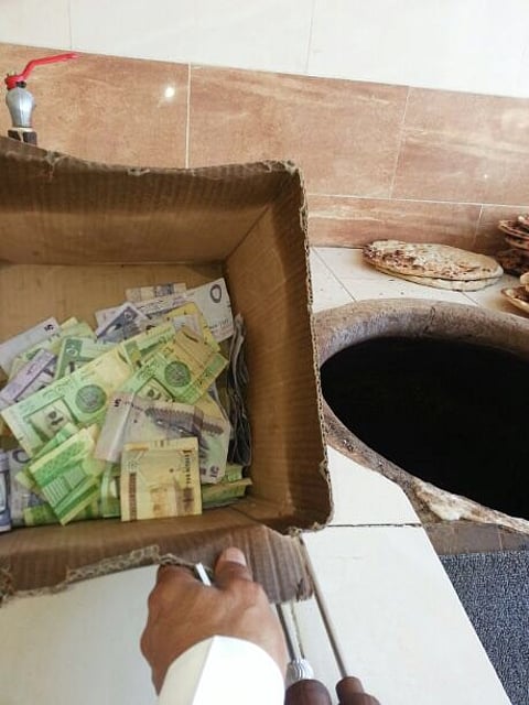 بلدية "طيبة جدة" تغرّم محلاً لبيع الفول 5 آلاف ريال