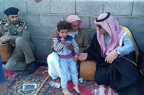 أبو خشيم ينقل تعازي القيادة الرشيدة لأسرة شهيد الواجب الغامدي بالباحة