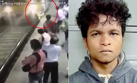 فيديو لجريمة مزدوجة.. خطف عقدها الذهبي ثم دفعها تحت عجلات القطار