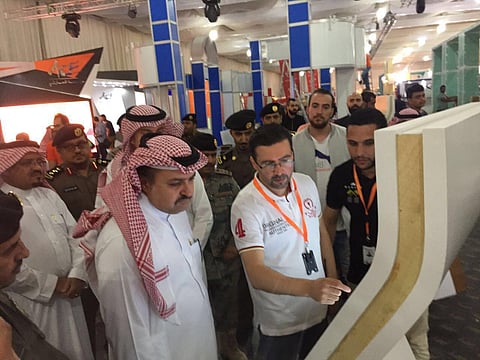 "مشعل بن ماجد" يقف على الأعمال المنجزة بمعرض جدة الدولي للكتاب