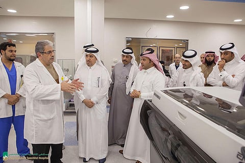 "المؤنس" يتفقد المشروعات التطويرية بتخصصي الملك عبدالعزيز بالطائف