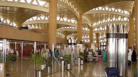 مطار الرياض يبدأ إجراءات منافسة رخصة مشغل الشحن الثاني